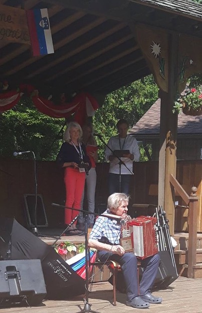 39387631_282612409199791_1634839851947786240_n