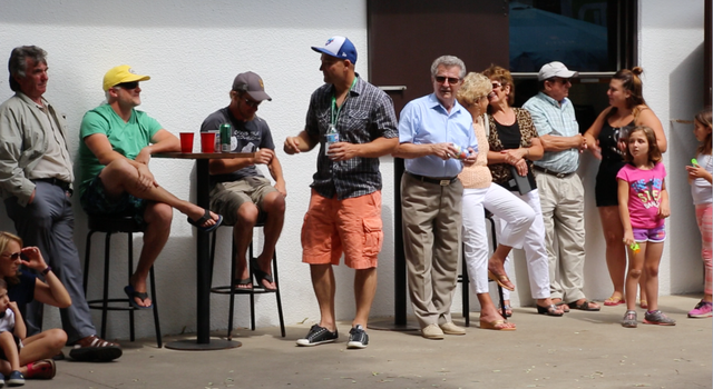 crowd bar