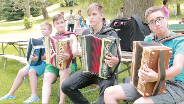 Showcasers Slovenski Fantje3